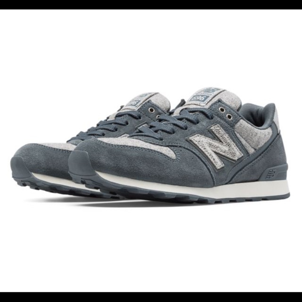 New Balance 696